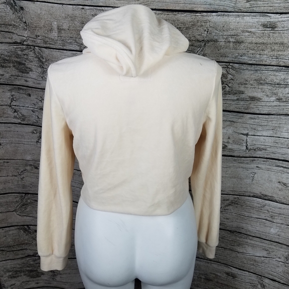 True Religion Cropped Hoodie Size Large.Pit to pit approx:  22 inches Right s - Picture 3 of 7